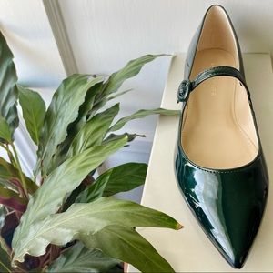 Marc Fisher
Stormy Pointed-Toe Flats